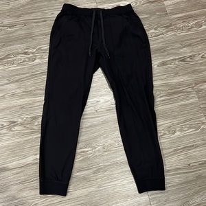 Lululemon Men’s Black Joggers in great condition!